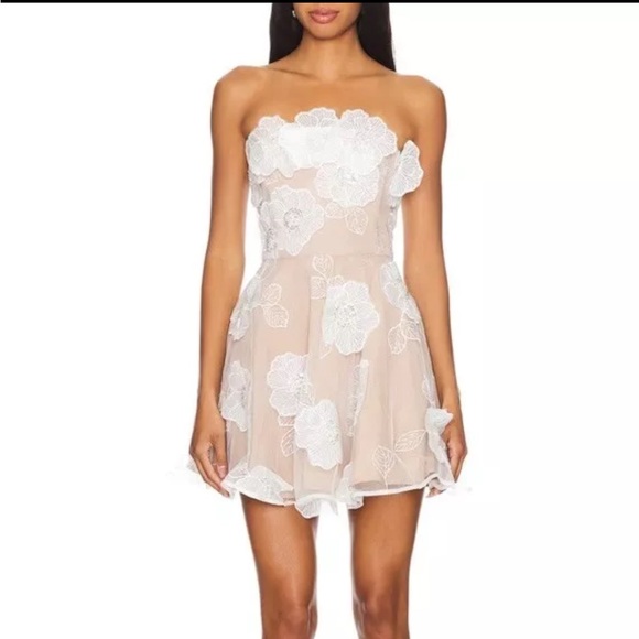 Elliatt Bride And Guest Floral Dress Originally $468 Size Small - Picture 2 of 6